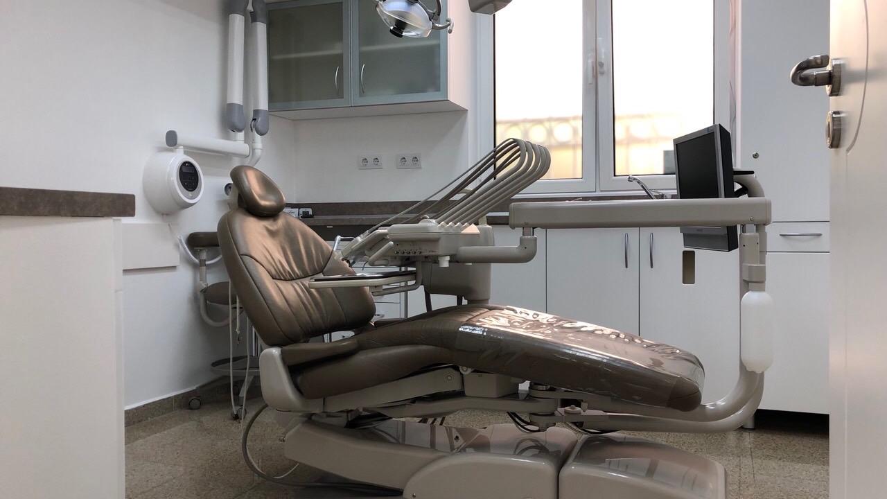 The treatment room at Excelsior Dental Clinic